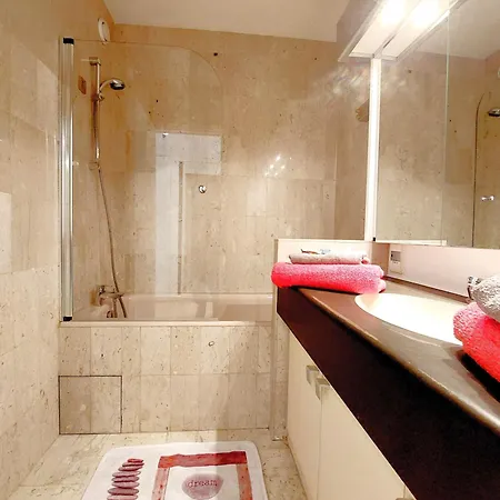Appartamento Rue D'antibes - 2 Minutes Walk From Beach, Palais Des Festivals, Boulevard De La Croisette - Free Parking - Gray D'albion *