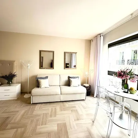 Rue D'antibes - 2 Minutes Walk From Beach, Palais Des Festivals, Boulevard De La Croisette - Free Parking - Gray D'albion Appartamento